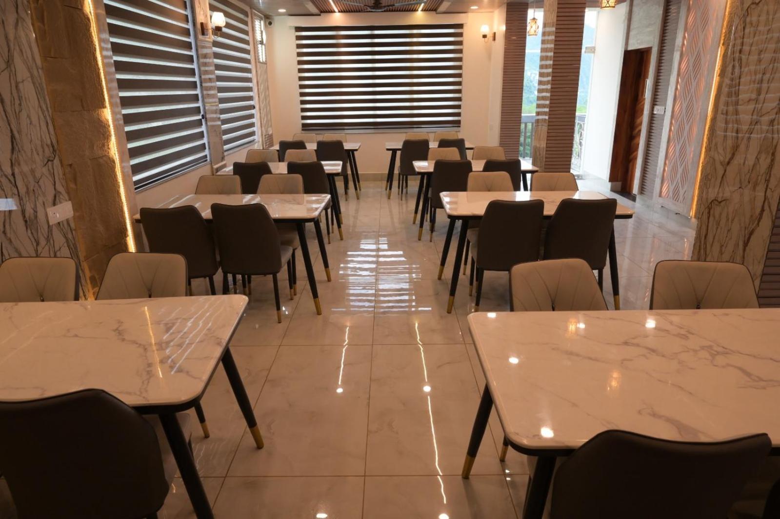 Hotel Udit Inn Rudraprayāg Kültér fotó