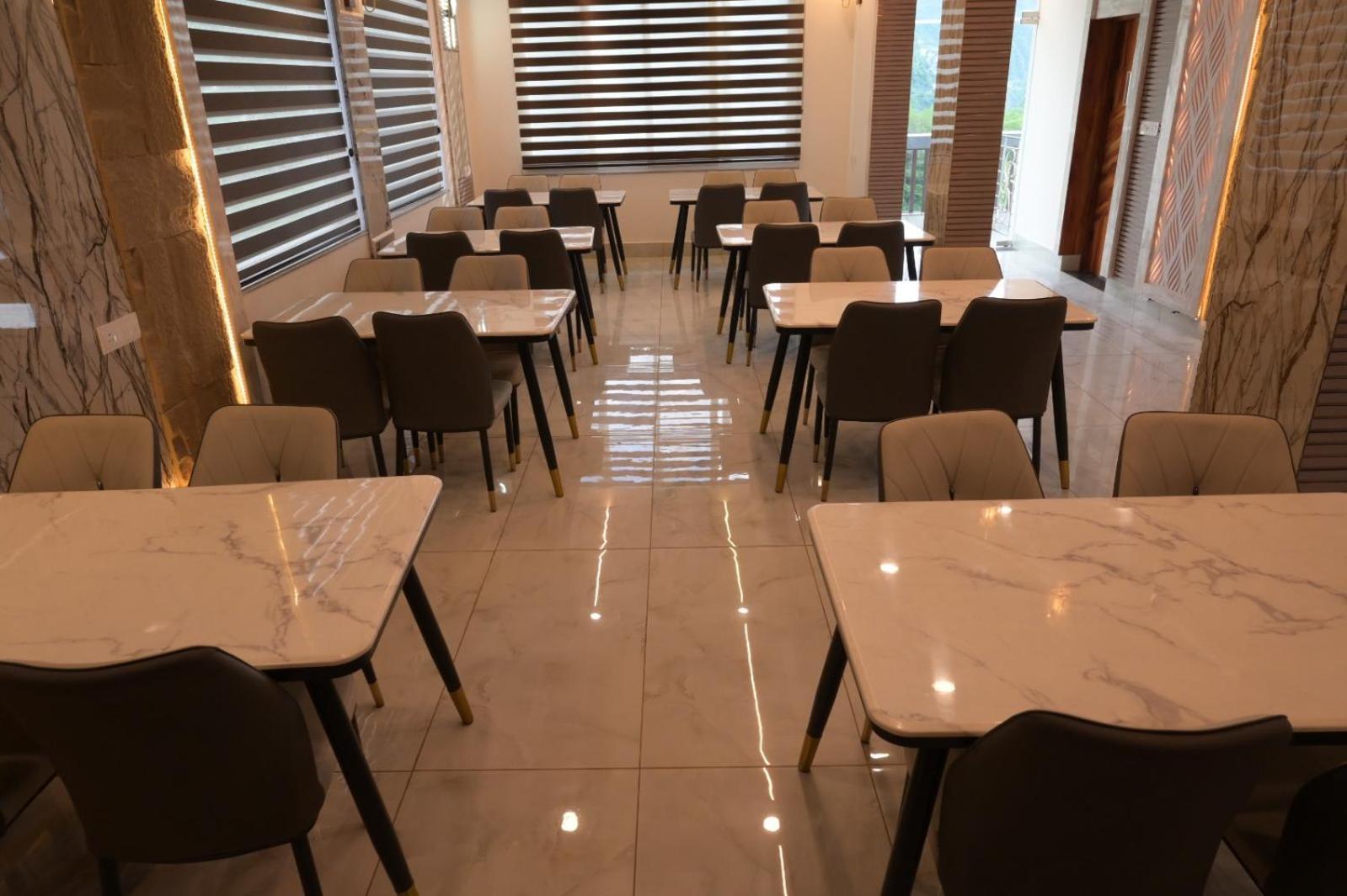 Hotel Udit Inn Rudraprayāg Kültér fotó