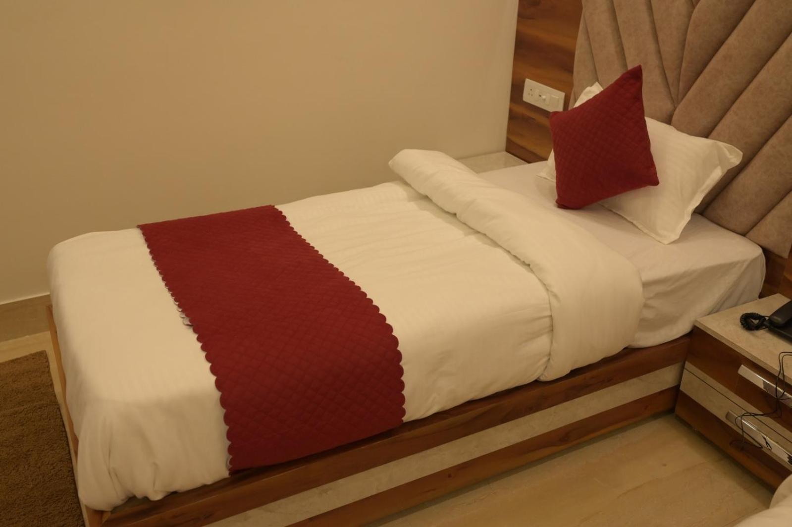 Hotel Udit Inn Rudraprayāg Kültér fotó